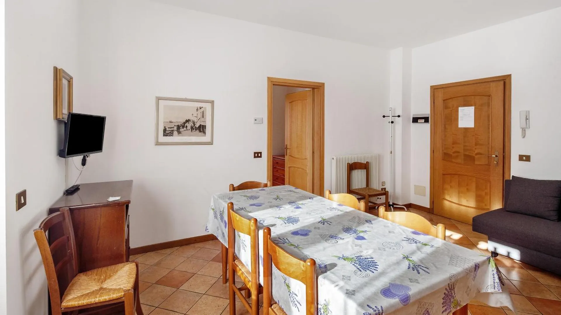 Residence Malibu Appartamento 3 فالكادي شقة